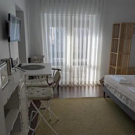 Pensionat Avenue 3*